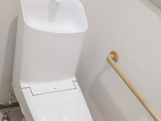 トイレリフォーム 和式から洋式へ、出入りがしやすい快適なトイレ