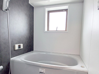バスルームリフォーム サイズアップで湯船にゆったり、掃除も楽なバスルーム