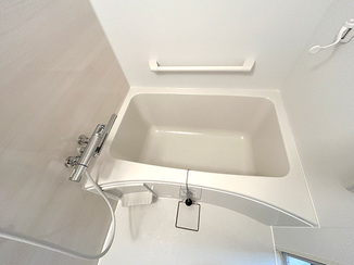 バスルームリフォーム 断熱性と清掃性を高めた、安心して使えるバスルーム