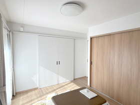 内装リフォーム収納しやすく、広々とした洋間に一新したお部屋